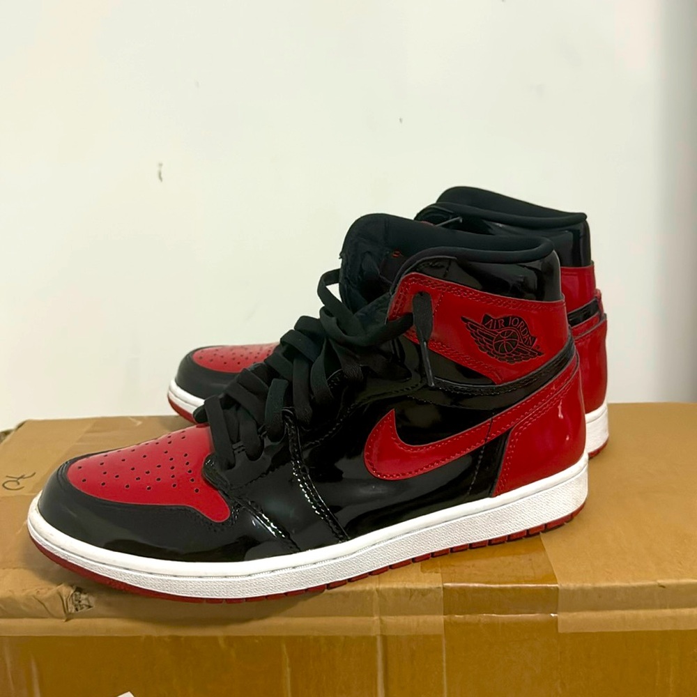Nike Air Jordan 1 retro High OG patent Bred size 10